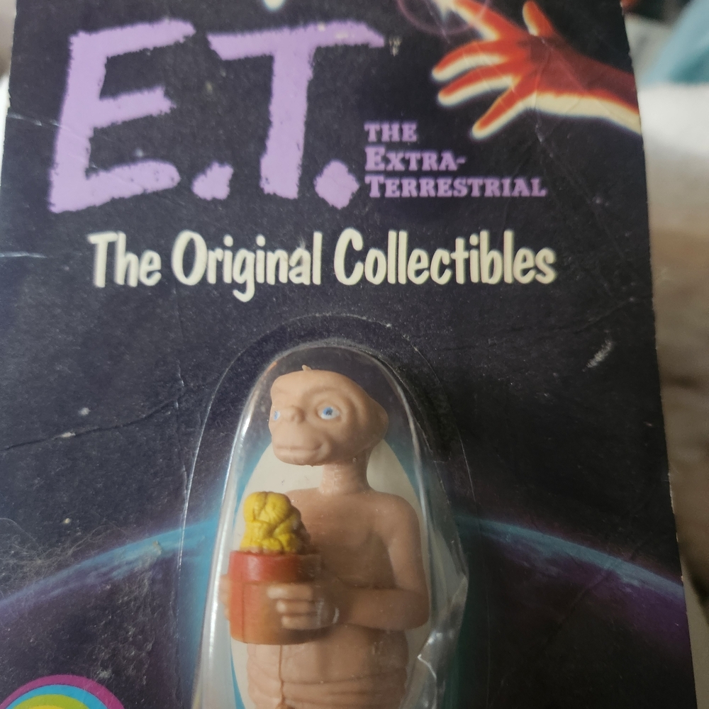 E.T. The Extra-Terrestrial Collectible Figurine